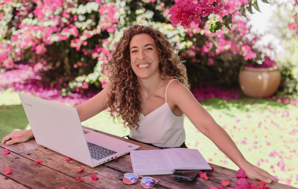 pioneer-of-the-15-hour-work-week-vikki-louise,-announces-her-signature-program,-time-hackers-for-corporate-companies-and-organizations